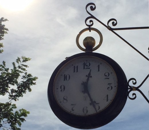 Uhr Aussenfassade